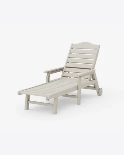 Savannah Chaise with Arms and Wheels